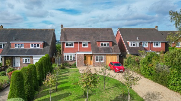 Large Detached Family Home in Flimwell - EAID:ef57f983cf4b2a5bbece8a930a878071, BID:1