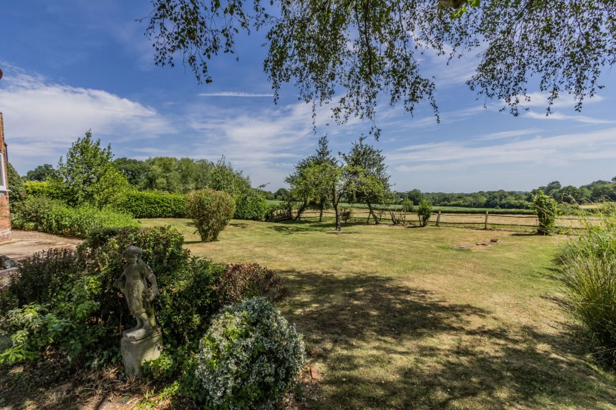 Images for No Onward Chain in Hawkhurst EAID:366206731 BID:bid