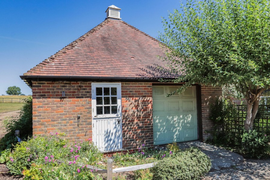 Images for No Onward Chain in Hawkhurst EAID:366206731 BID:bid