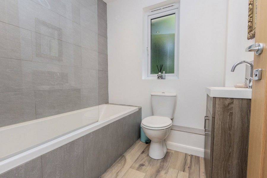 Images for With A Detached Kiln In Sandhurst EAID:366206731 BID:bid