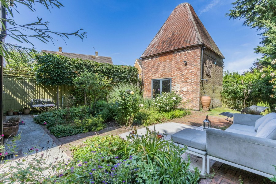 Images for With A Detached Kiln In Sandhurst EAID:366206731 BID:bid