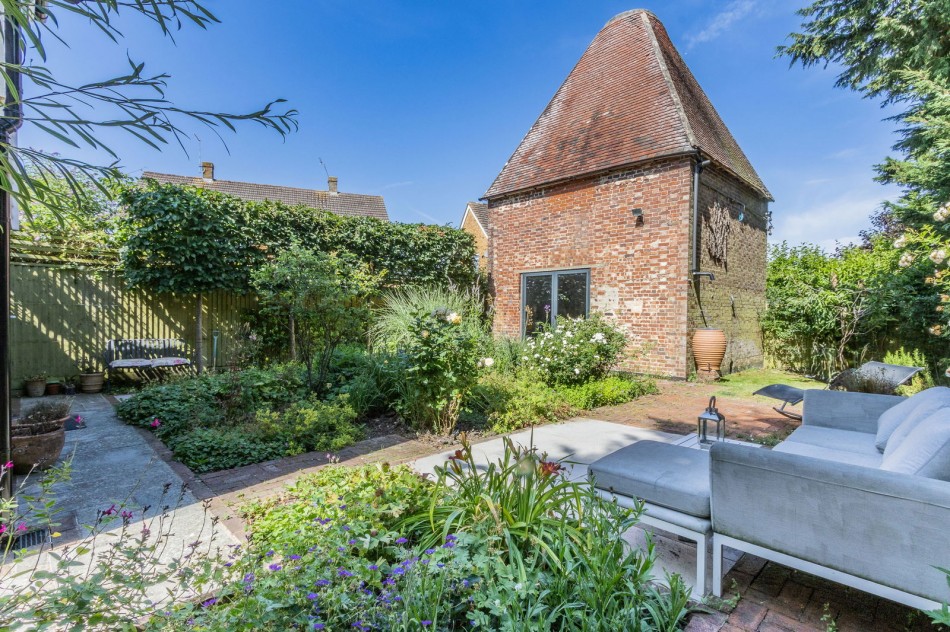 Images for With A Detached Kiln In Sandhurst EAID:366206731 BID:bid