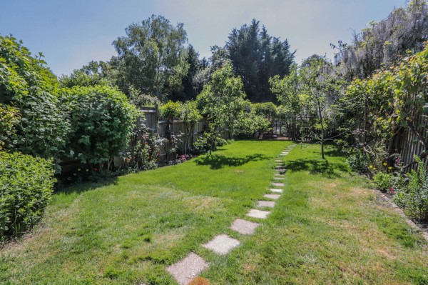 With A 120ft South-Facing Garden In Hartley - EAID:366206731, BID:bid