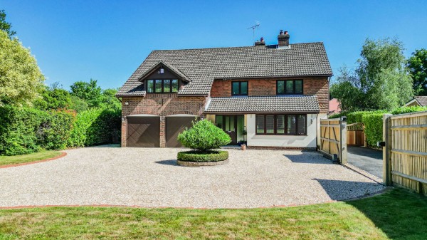 A Stunning Detached Family Home in Cranbrook - EAID:366206731, BID:bid