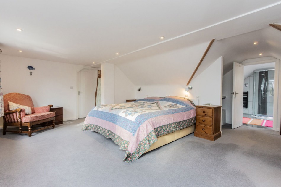 Images for Oaklands, Hawkhurst EAID:366206731 BID:bid