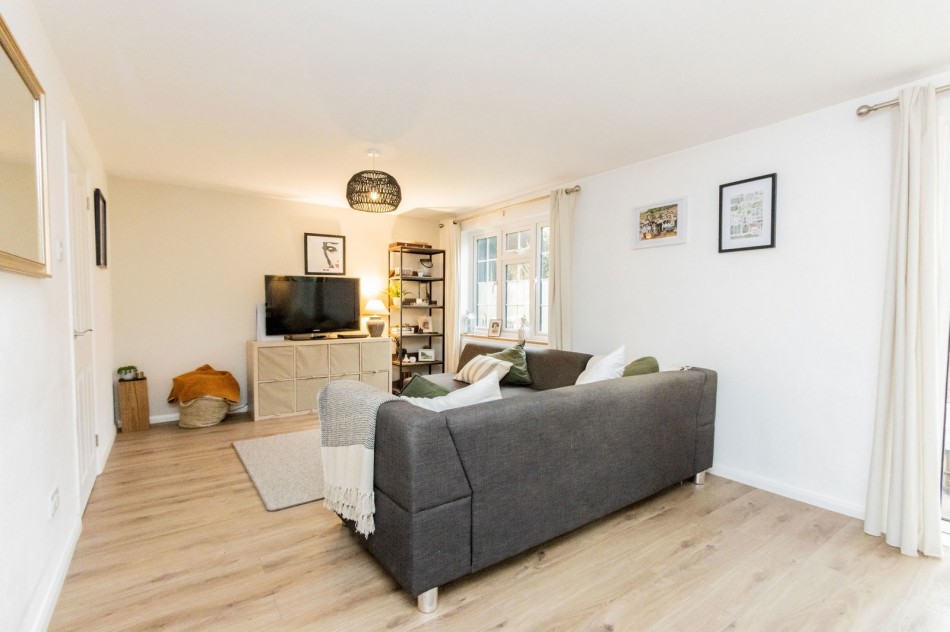 Images for Spacious Family Home In Hurst Green EAID:366206731 BID:bid